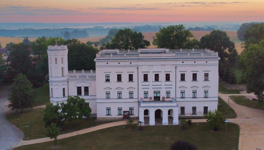 Schloss Krobnitz aus der Vogelperspektive